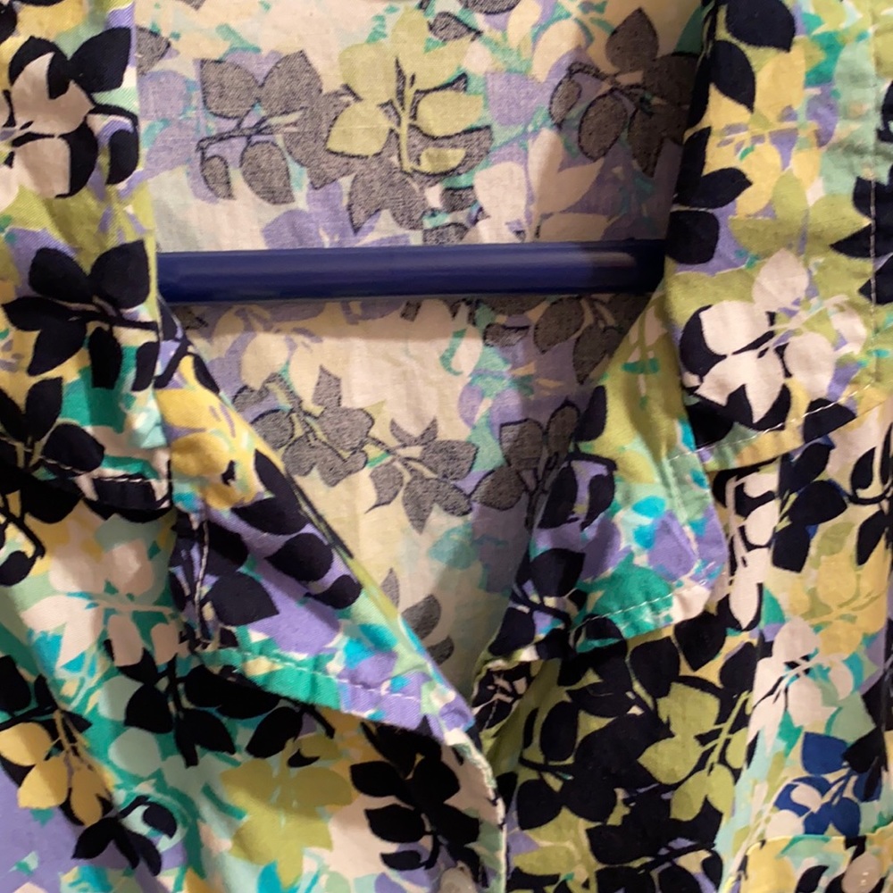 Short sleeve collared blouse